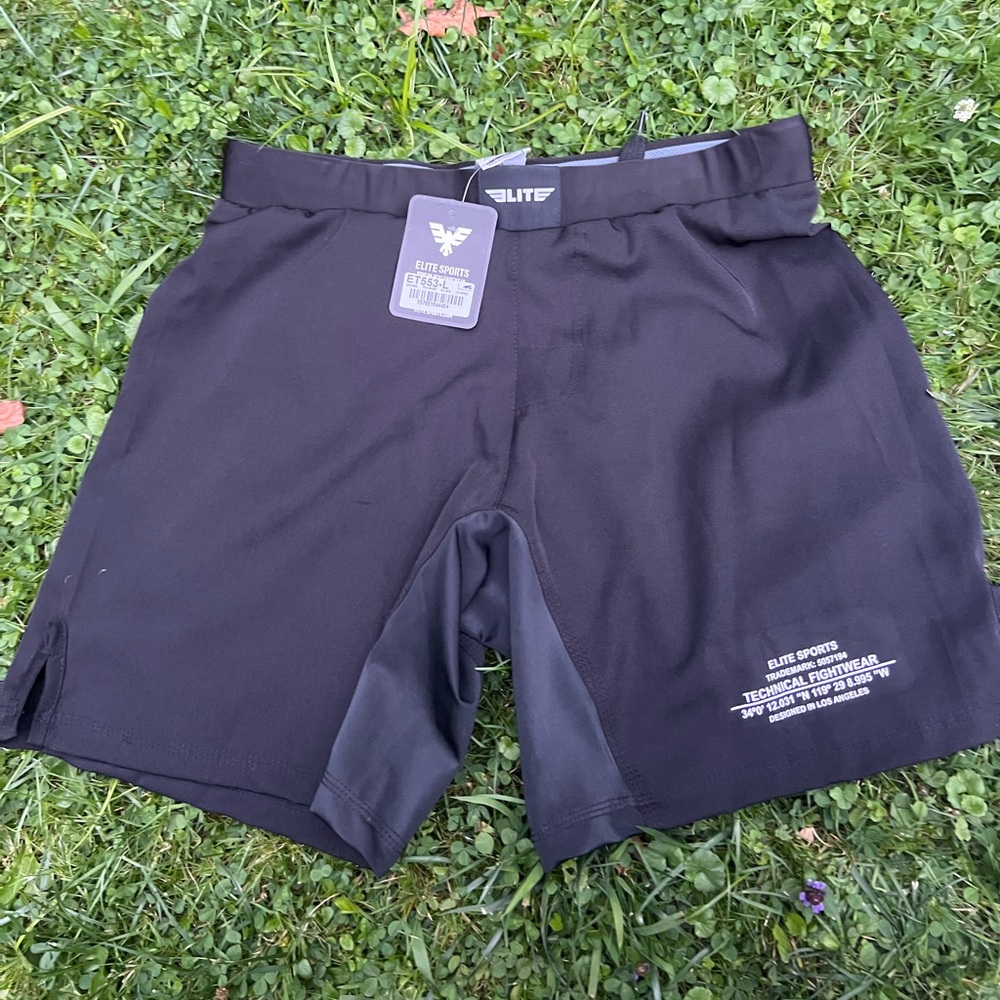 NWT Black Elite sports shorts - ideal for gym, running or casual wear size large